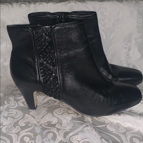 Shoes - Picture 3 of 4